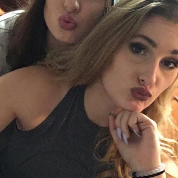 Meet your Posher, Hayley - Picture 1 of 1